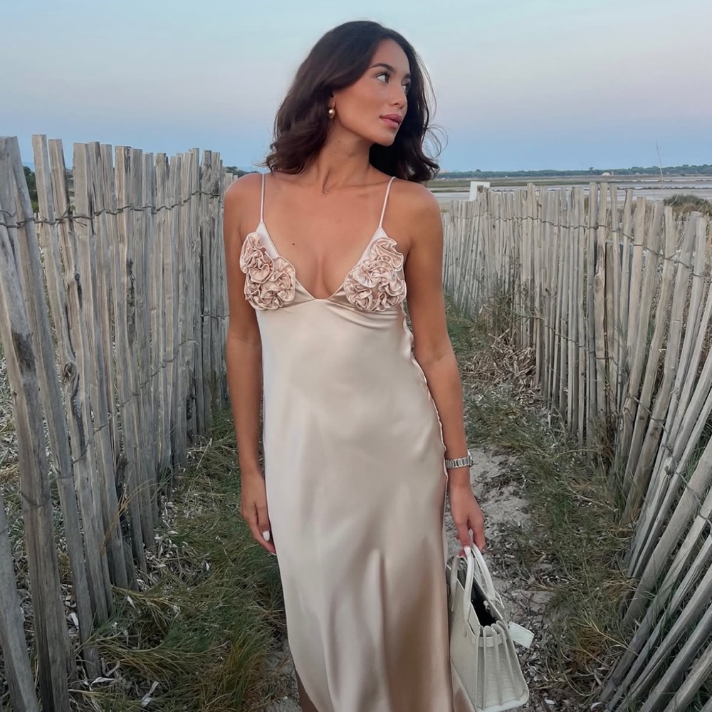 Size XS | Zara | Cream Satin Floral Dress